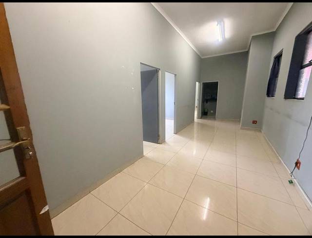 BUSINESS PROPERTY TO RENT IN LAUDIUM